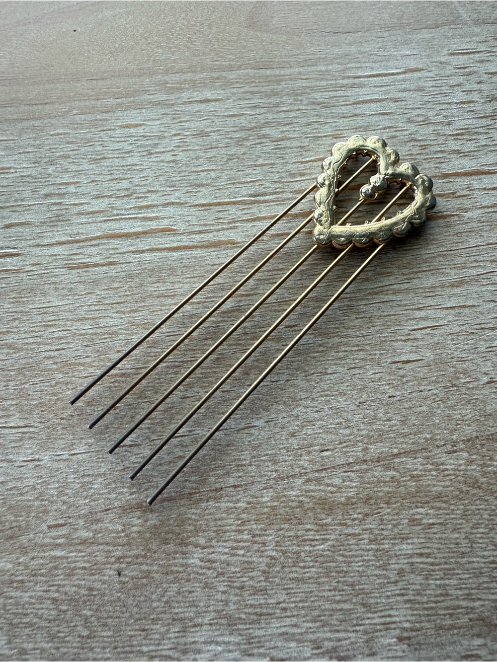 Vintage Gold Tone Decorative Hair Combs Set of 2 - Picture 4 of 7